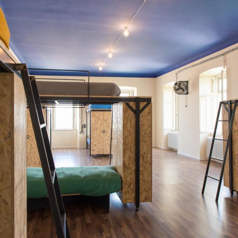 ControVento - Posto Letto in Dormitorio Misto con 10 Letti - 9