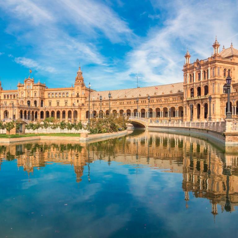 Preciosa casa grande con patio en Sevilla 8PAX - Casa de 4 dormitorios - 56