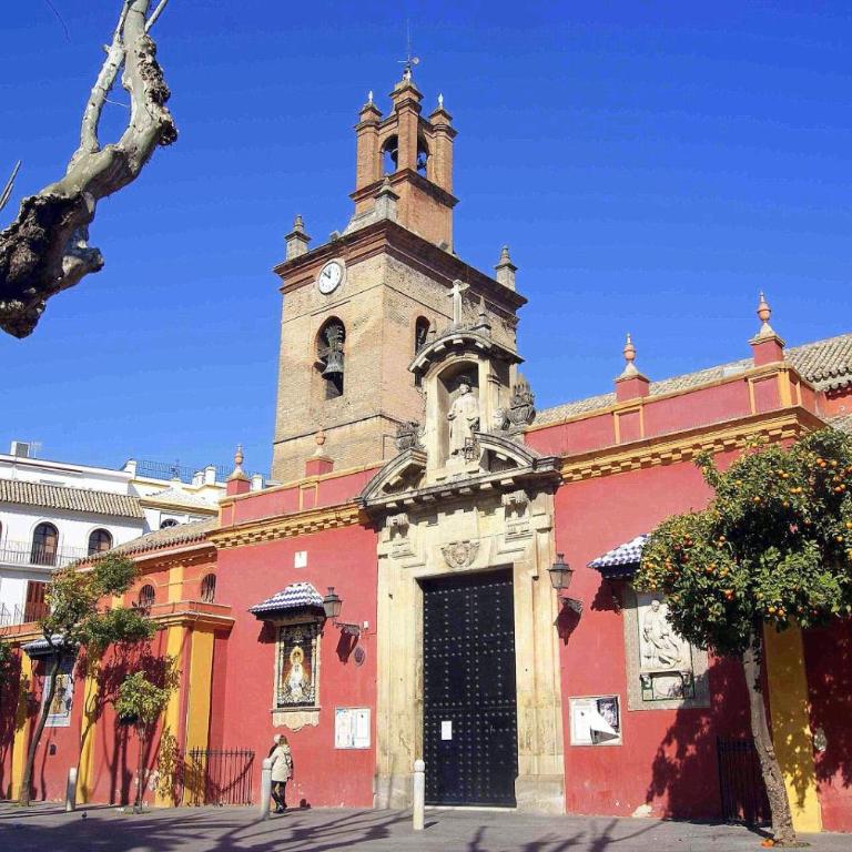 Preciosa casa grande con patio en Sevilla 8PAX - Casa de 4 dormitorios - 55
