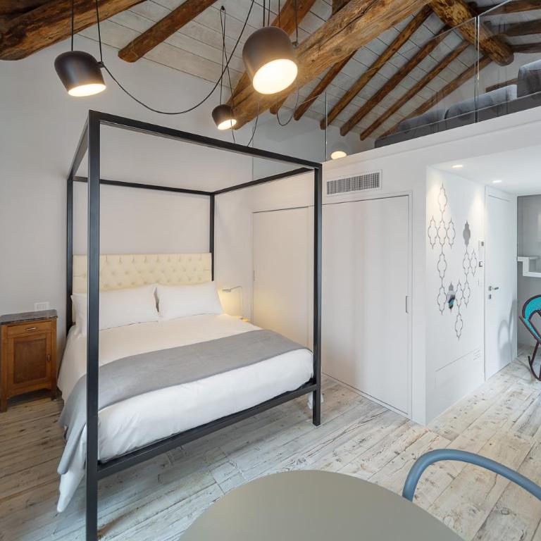 Maison Alliod - Camera Matrimoniale con Letto Supplementare - 1
