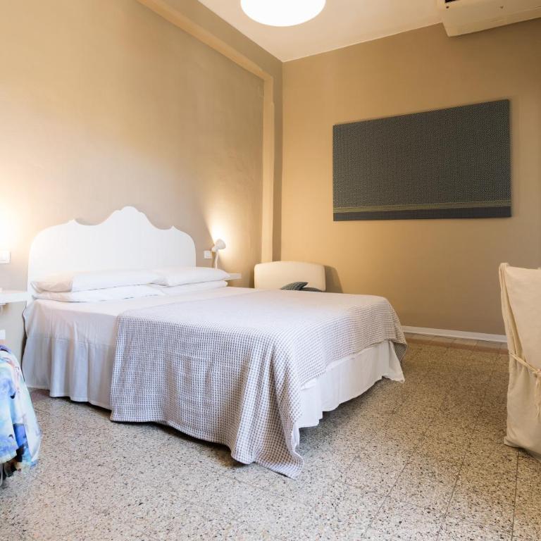 BluLassù City Center Rooms - Deluxe Double or Twin Room - 6