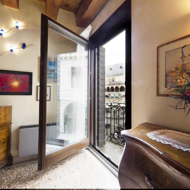 PadovaResidence Apartments - vista Piazza delle Erbe e Palazzo della Ragione - Superior Apartment - 3