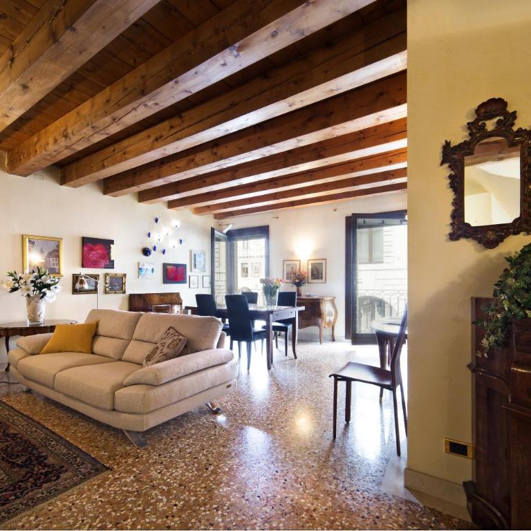 PadovaResidence Apartments - vista Piazza delle Erbe e Palazzo della Ragione - Superior Apartment - 1