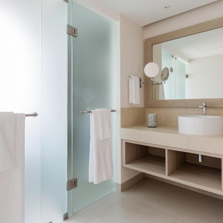 Condo Maxim E 305 Condo - Two-Bedroom Apartment - 37