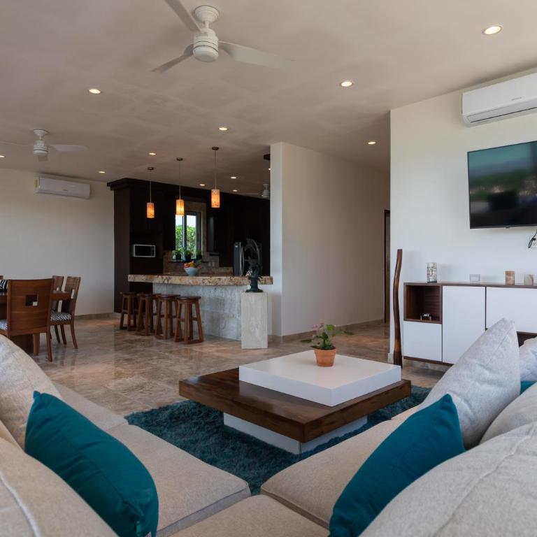 Casa Martini- Oceanfront private pool house for 6 - Three-Bedroom House - 29