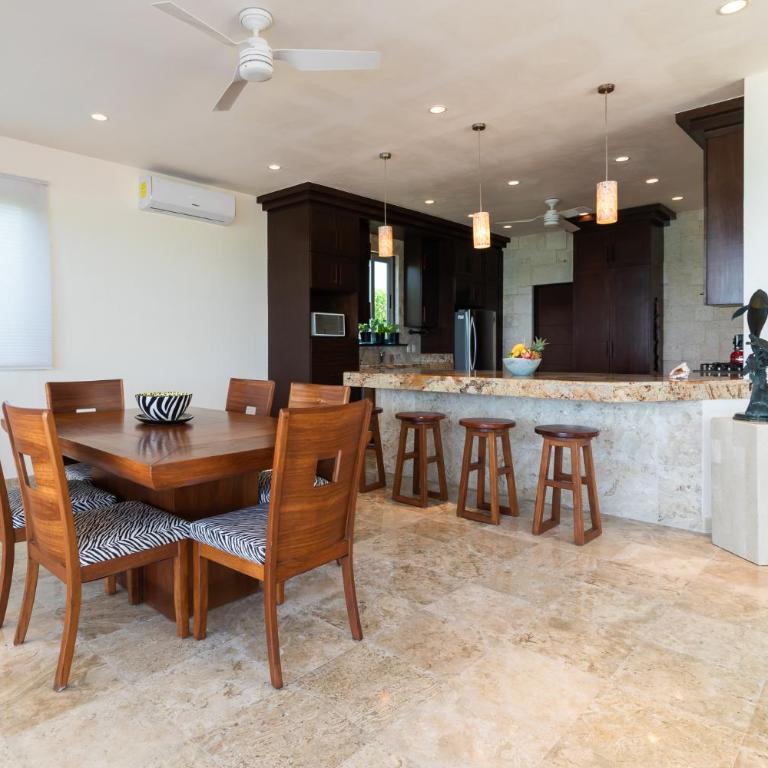 Casa Martini- Oceanfront private pool house for 6 - Three-Bedroom House - 33