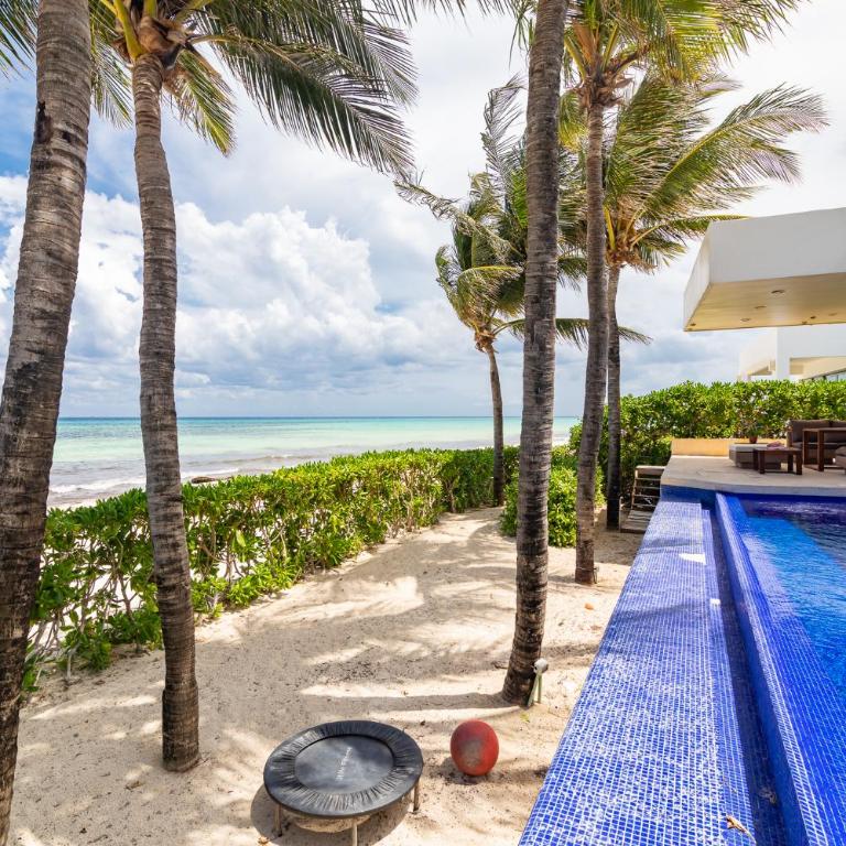 Casa Martini- Oceanfront private pool house for 6 - Three-Bedroom House - 35