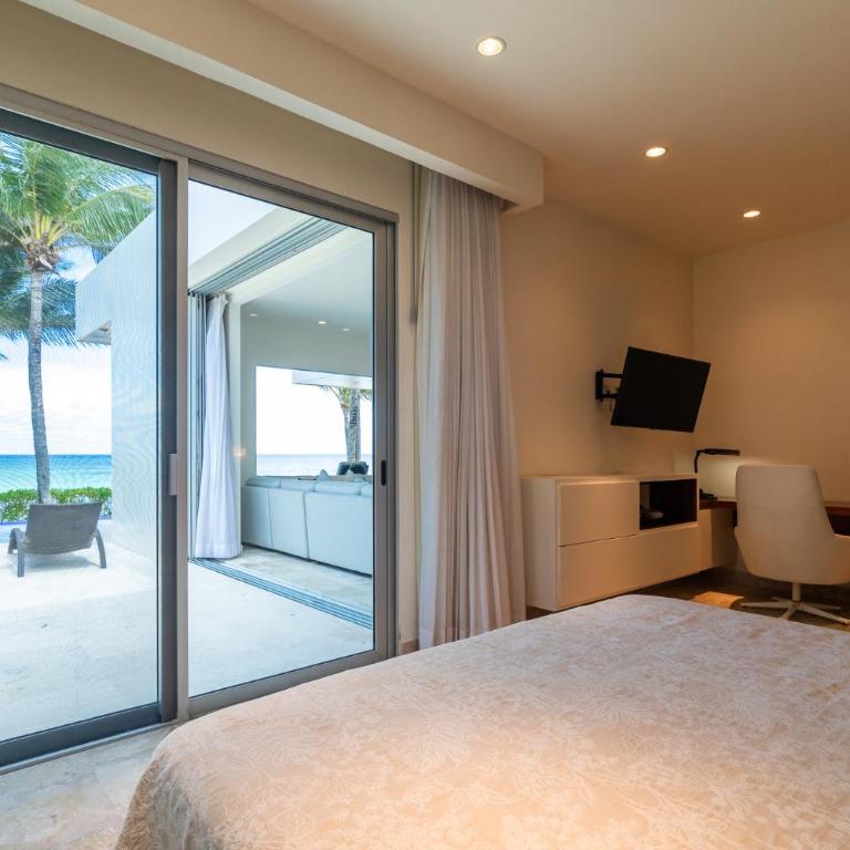 Casa Martini- Oceanfront private pool house for 6 - Three-Bedroom House - 8