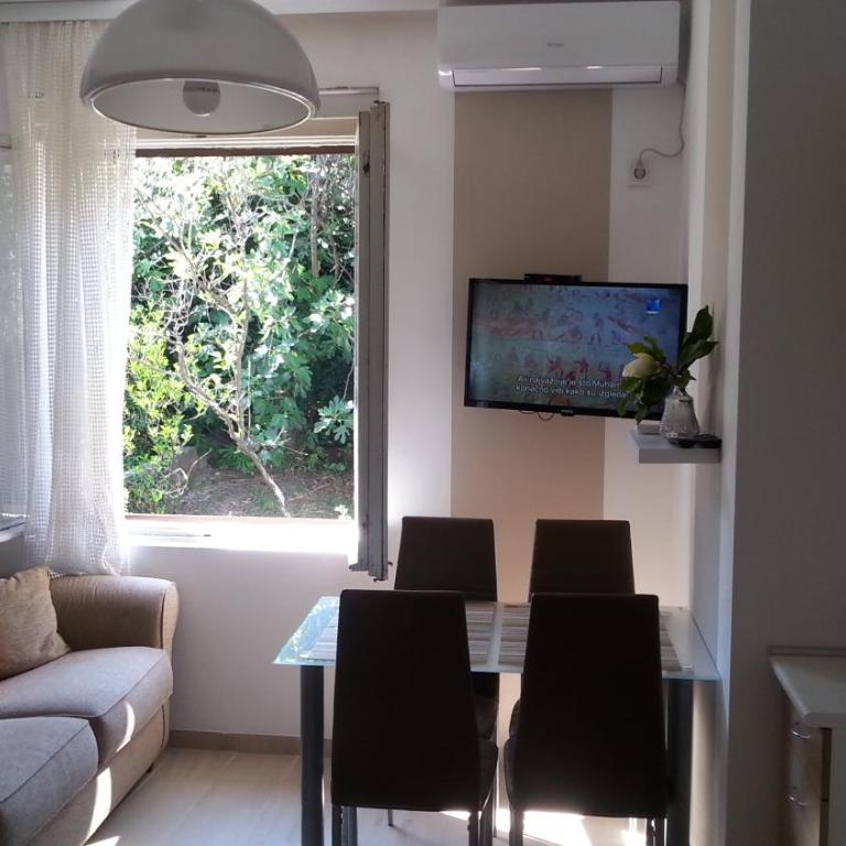 Apartmani Amfora - Igalo - One-Bedroom Apartment - 1