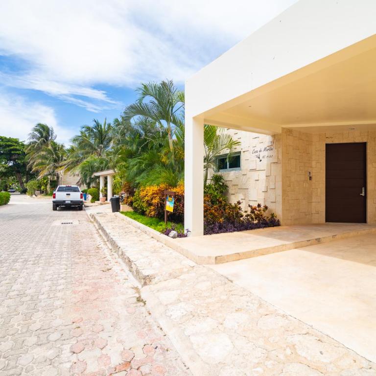 Casa Martini- Oceanfront private pool house for 6 - Three-Bedroom House - 39
