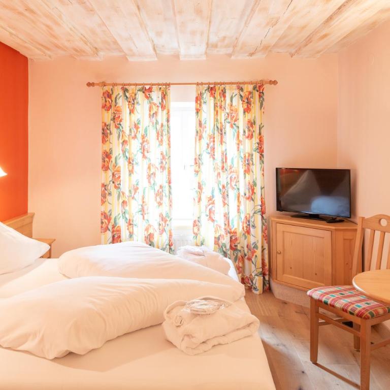 Hotel Försterhof lebe pur, genieße den Tag - Standard Doppelzimmer ohne Balkon - 2