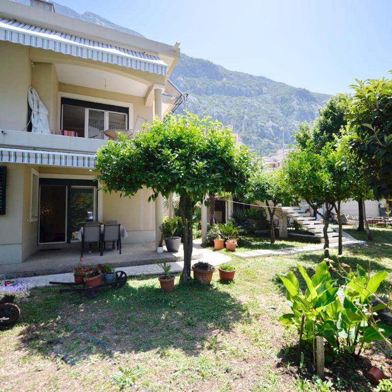 Apartments Kriva Ulica - One-Bedroom Apartment with Terrace - 10