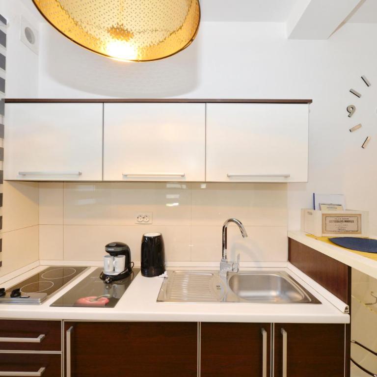 Apartments Kriva Ulica - One-Bedroom Apartment with Terrace - 17