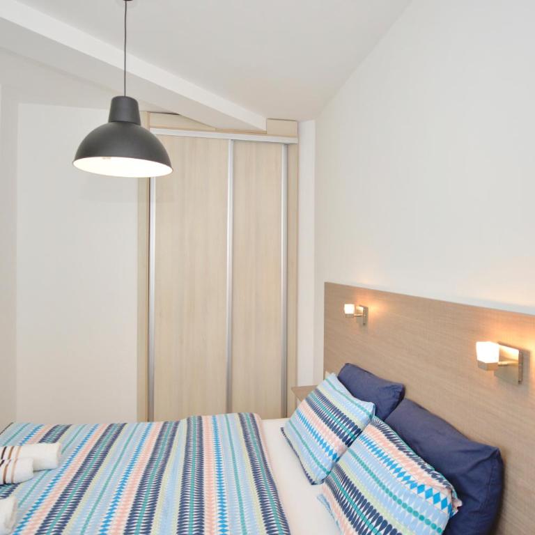Apartments Kriva Ulica - One-Bedroom Apartment with Terrace - 20