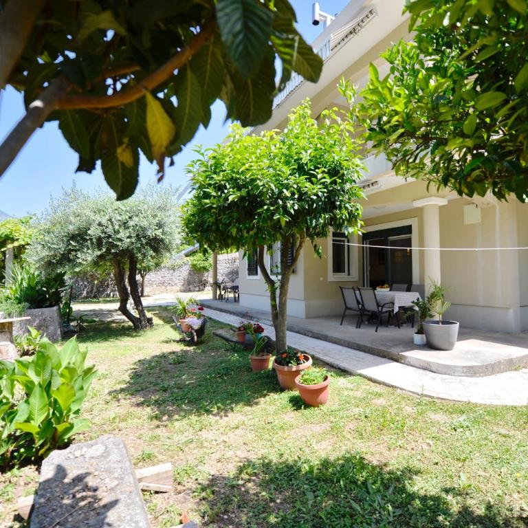 Apartments Kriva Ulica - One-Bedroom Apartment with Terrace - 11