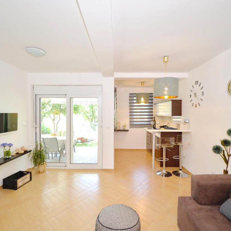 Apartments Kriva Ulica - One-Bedroom Apartment with Terrace - 18