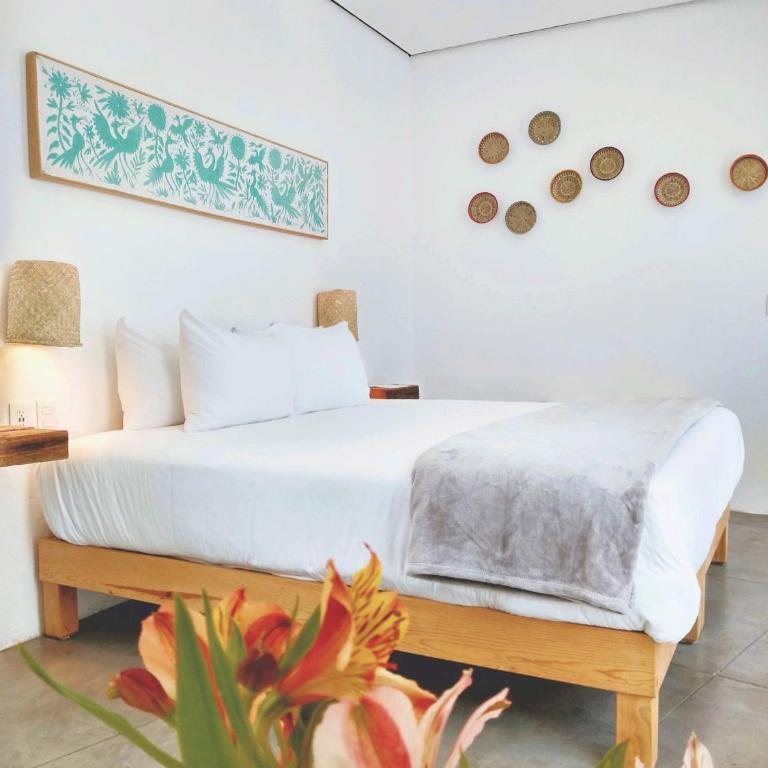 Hotel Mamá Carlota - Deluxe King Room - 9