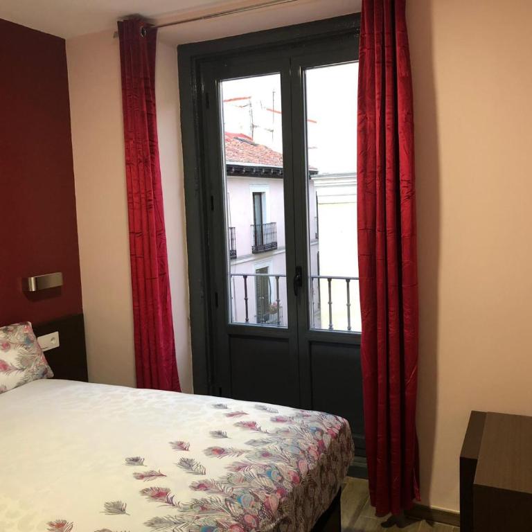 Hostal Corazón de Madrid 1 - Double or Twin Room with Private Bathroom - 14