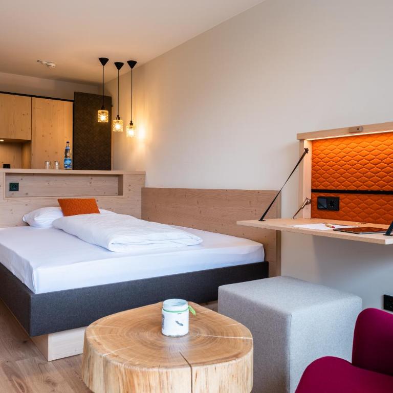 Bio-Berghotel Ifenblick - Standard Zimmer mit Queensize-Bett - 3