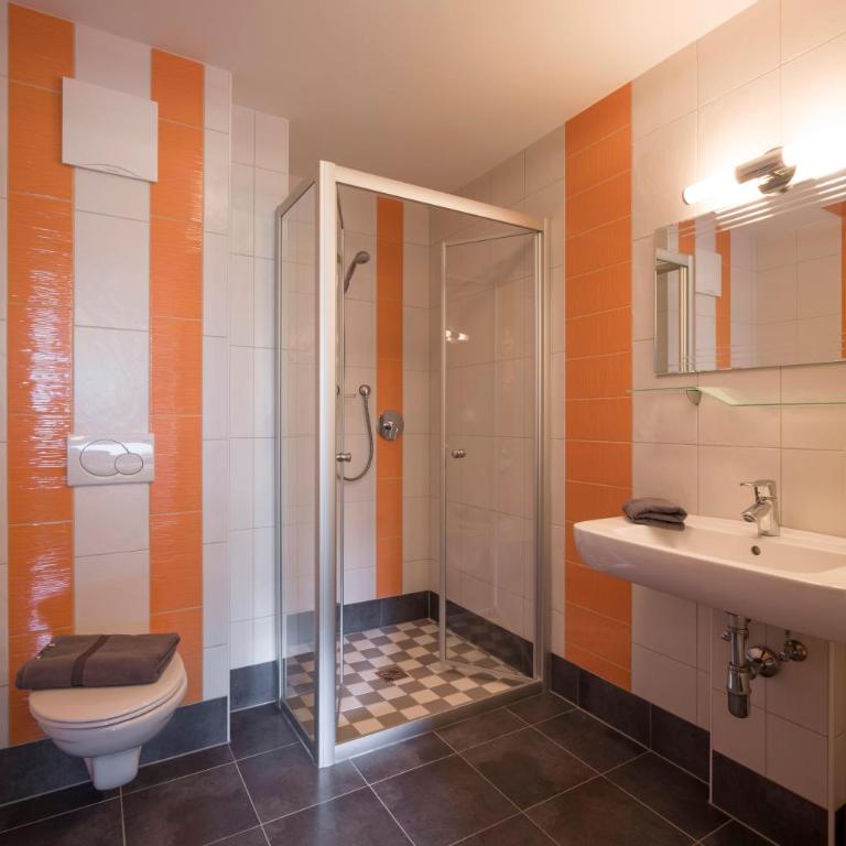 Hotel Pension*** Wiesenhof - Doppelzimmer mit Dusche - 8