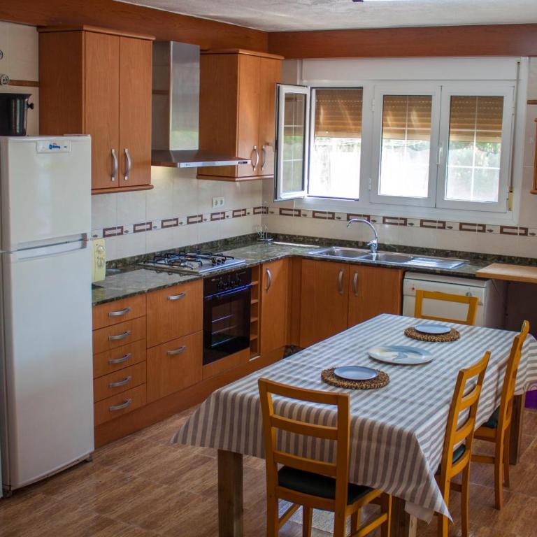 Paradise Ebro 2 - Seven-Bedroom House - 12