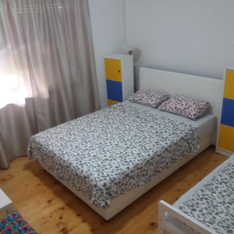 Mostar Downtown Hostel - Double Room with Private External Bathroom - 1