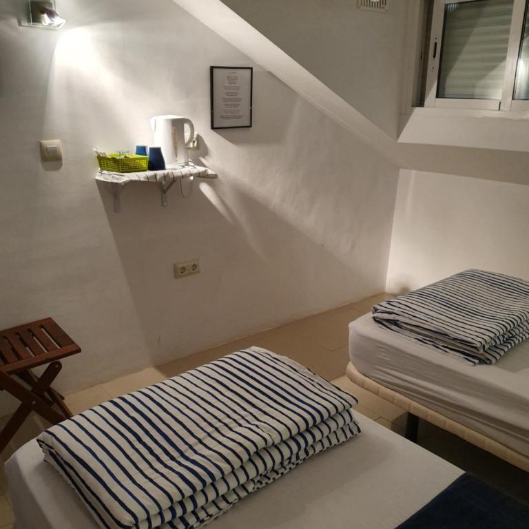 Casa Roberto Guest House "Casa Compartida" - Habitación Doble con baño compartido - 2 camas - 4