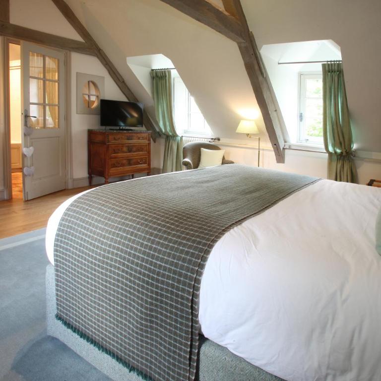 Le Clos de Grâce - Suite Junior Mansardée - Vue sur Jardin - 5