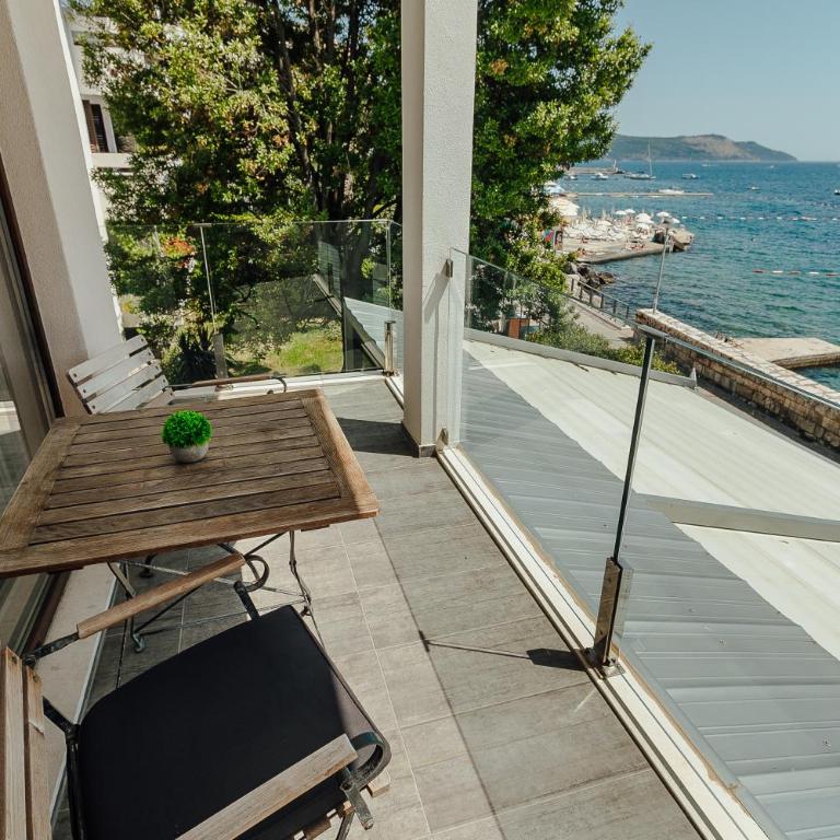 Apartments Joy - Studio Apartment with Sea View - 1