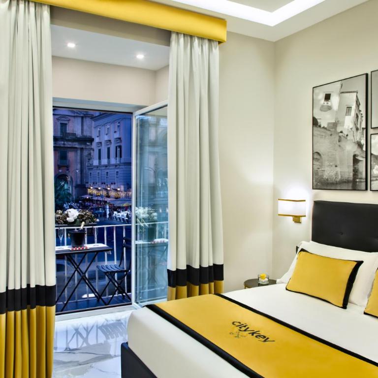 Citykey Napoli - Bed & Breakfast - Camera Matrimoniale Deluxe con Balcone - 1