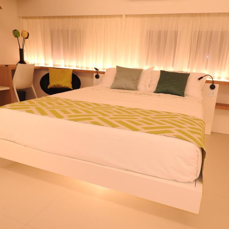 Hedoné Design Experience B&B - Camera Matrimoniale Deluxe con 1 Letto Supplementare - 17