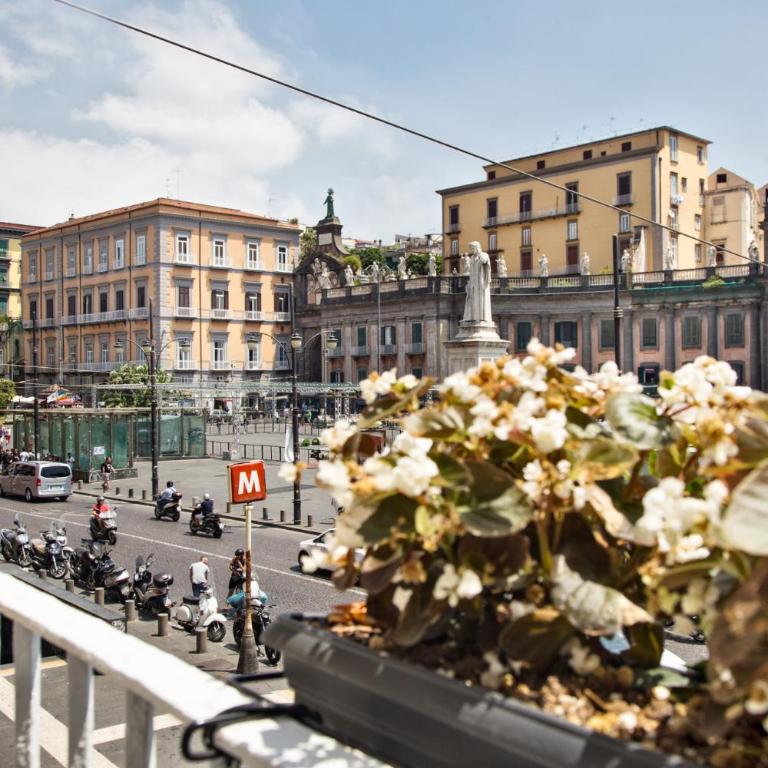Citykey Napoli - Bed & Breakfast - Camera Deluxe Matrimoniale/Doppia con Letti Singoli con Balcone - 3