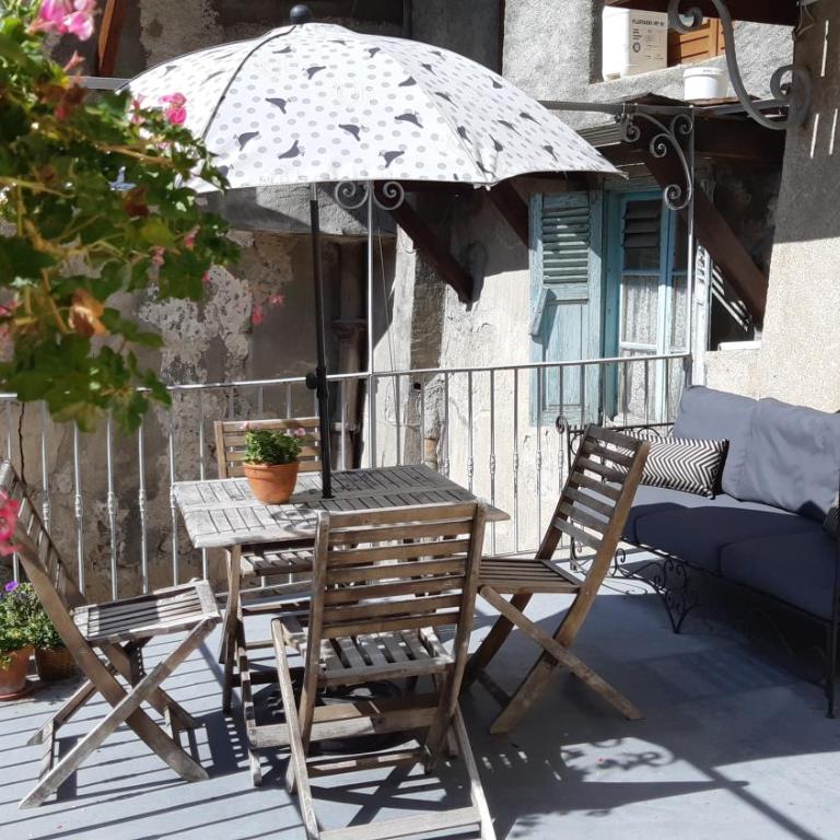 Maison à Tour Briançon - Appartement 2 Chambres avec Terrasse Bien Exposée - 24
