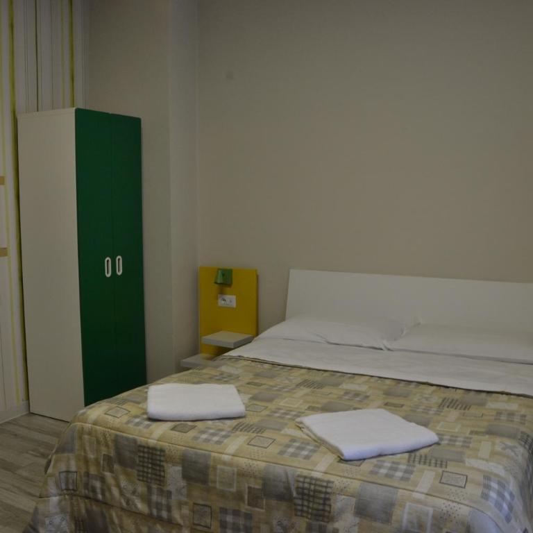 Leonardo Tourist House - Camera Budget Doppia con Letti Singoli - 3