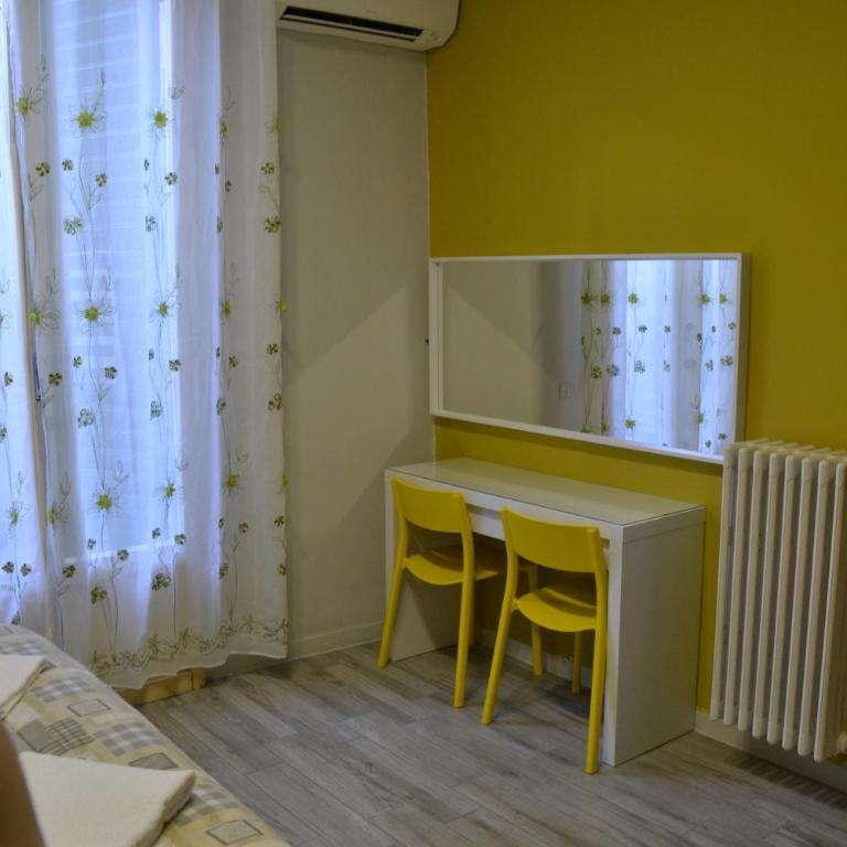Leonardo Tourist House - Camera Budget Doppia con Letti Singoli - 8