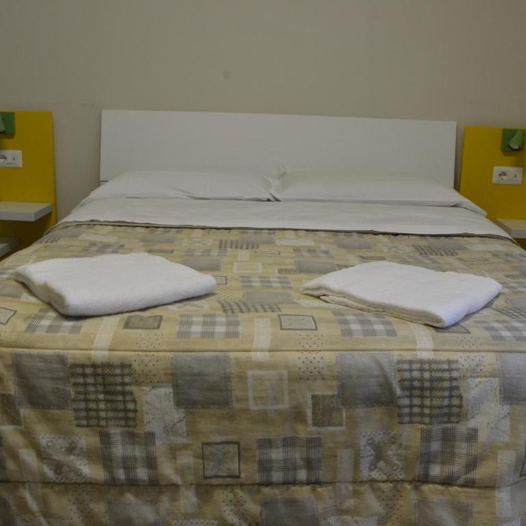 Leonardo Tourist House - Camera Budget Doppia con Letti Singoli - 2