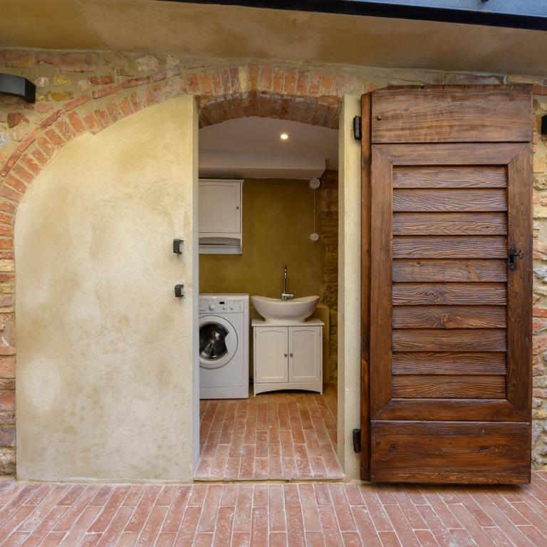 CASA DEL MEDIOEVO - Two-Bedroom Apartment - 9