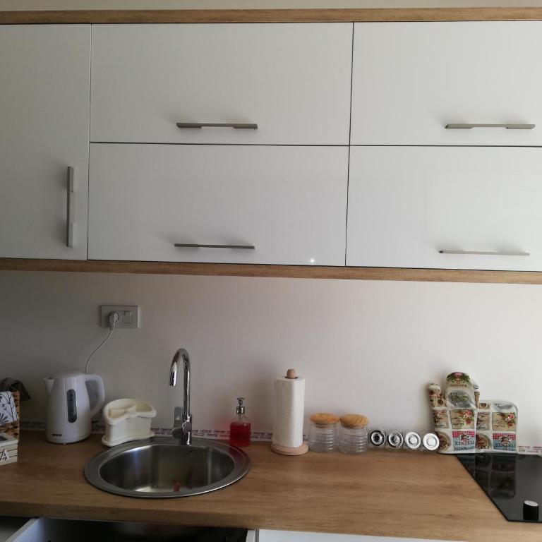 Dolores Apartments - One-Bedroom Apartment - 38