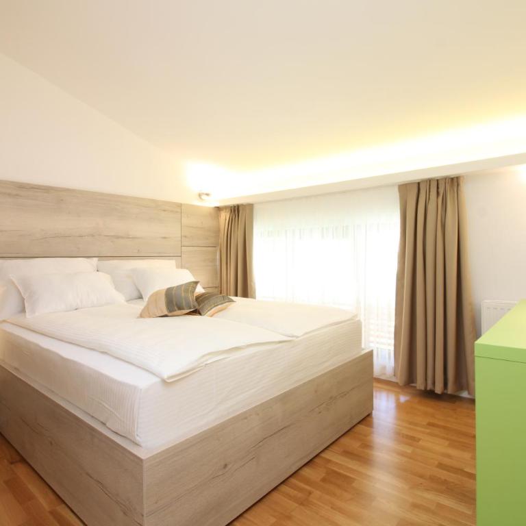 Royal Apartments Old Town - Deluks Apartman - 11