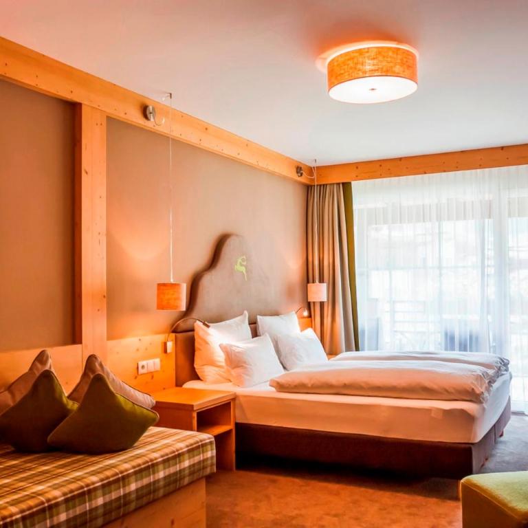 Hotel Tirolerhof 4 Sterne Superior - Junior Suite mit Dusche und Balkon - 3