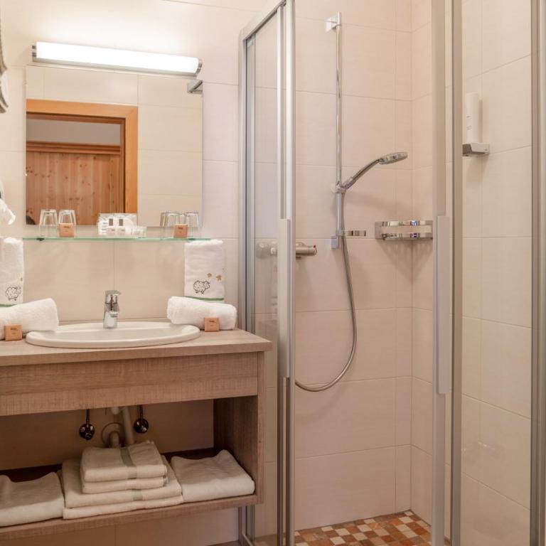 Familienhotel Unterreith - Doppelzimmer mit Balkon - 1