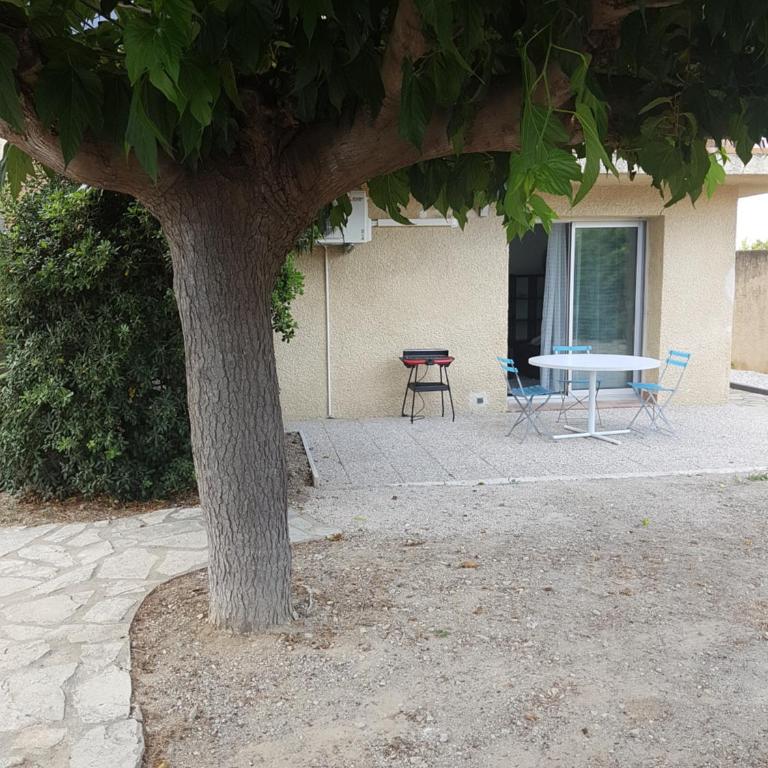 T2 DE 40 M2 EN REZ DE JARDIN Avec parking CARNON PLAGE - Appartement 1 Chambre - 3
