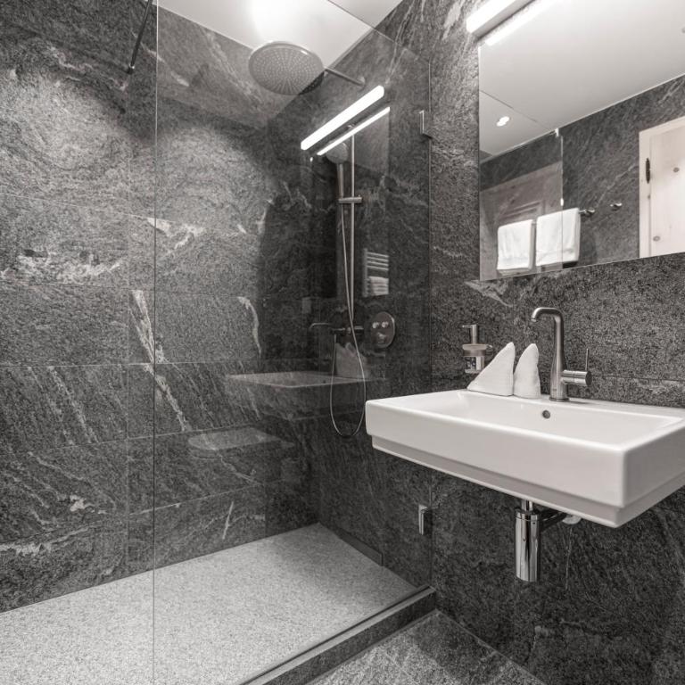 Hotel Chesa Randolina - Suite mit Seeblick - 5