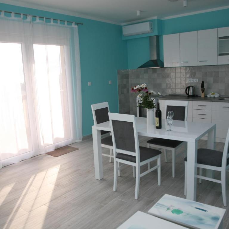 Apartments Mira - One-Bedroom Apartment - 10