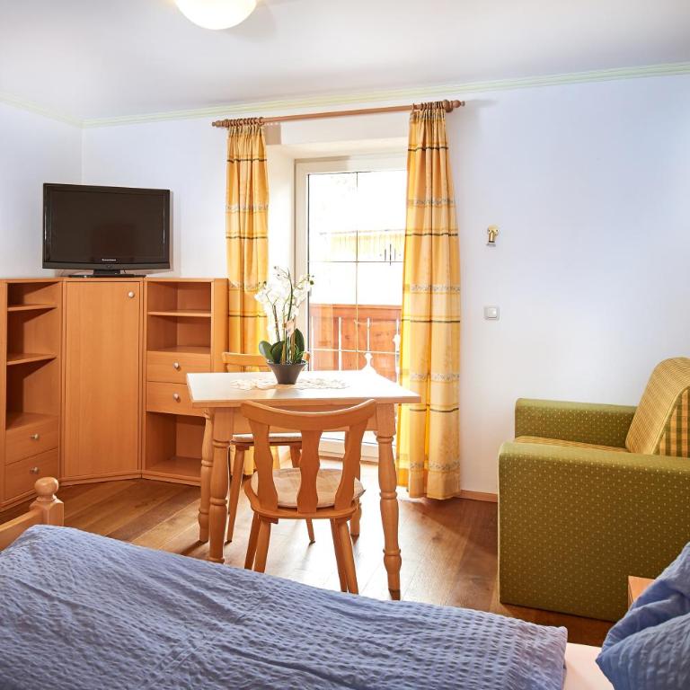 Haus Obermühle - Doppelzimmer mit Balkon - 3