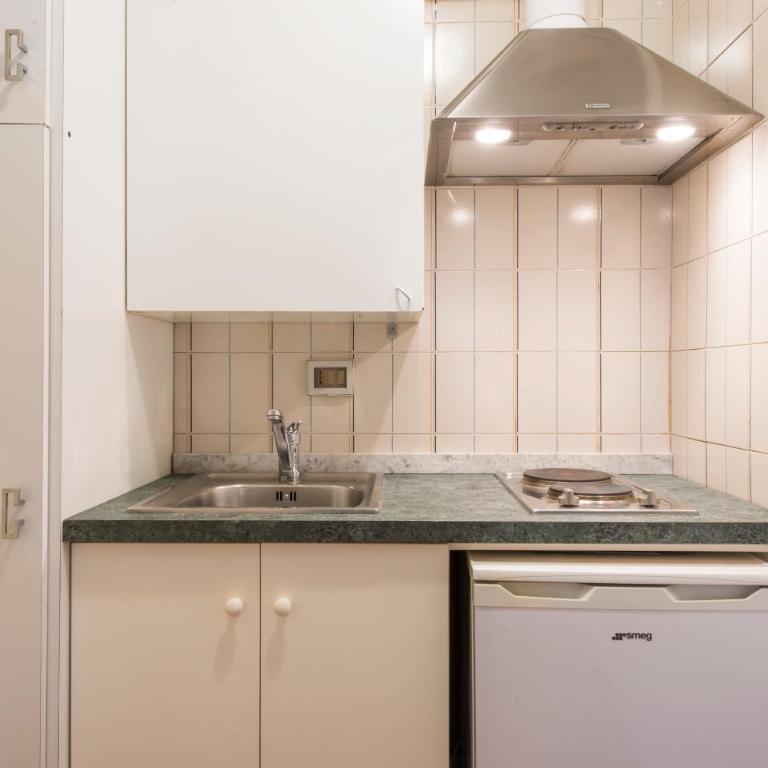 The Normans Apartments - Deluxe Apartment - 22