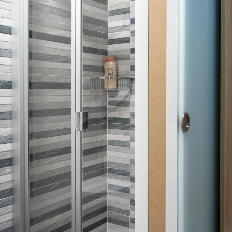 Pensión Laurel Self Check-in - Habitación Doble con cama supletoria (3 adultos) - 2 camas - 2