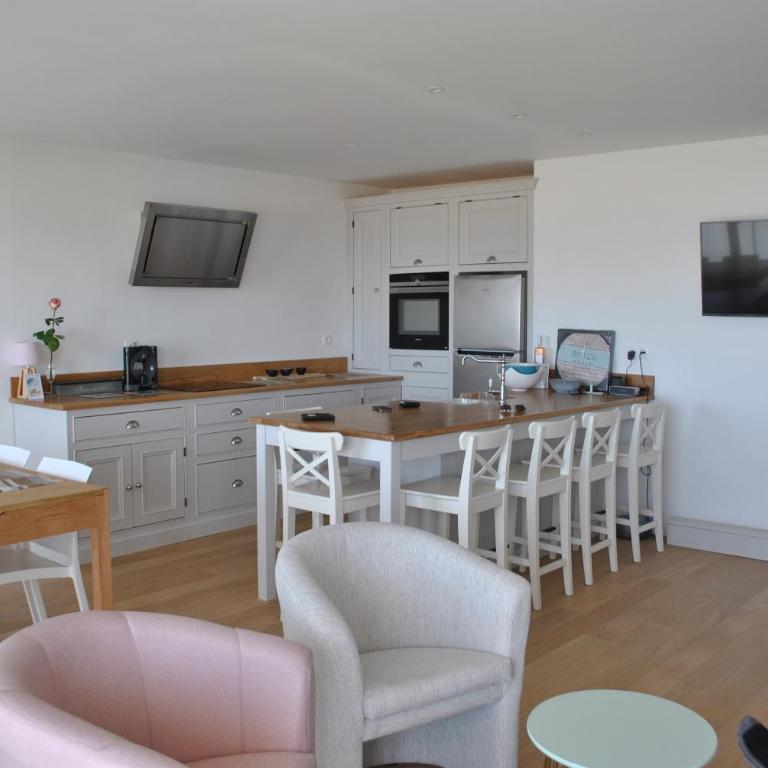 Amour Baie - Apartment with Sea View - 13
