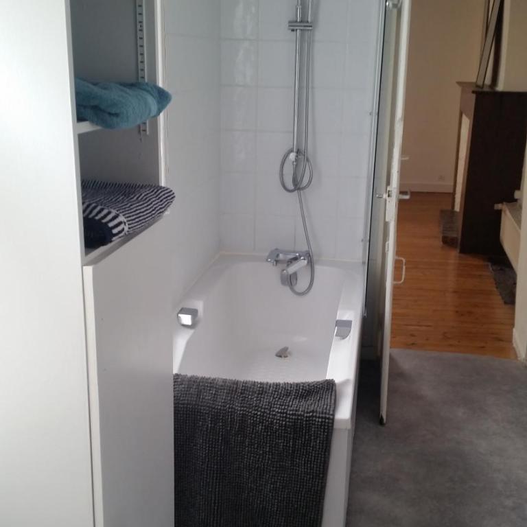 MAIRIE -APPT 75M2 -3 CHBRES - bail mobilité ou étudiant - Three-Bedroom Apartment - 17