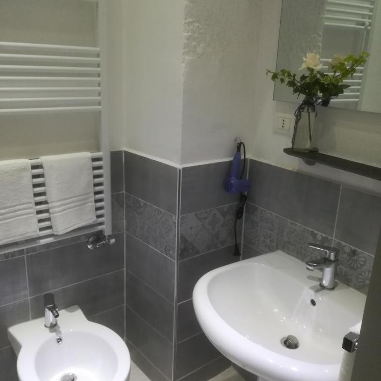 affittacamere BABY - Camera Matrimoniale/Doppia con Letti Singoli con Bagno Privato - 8